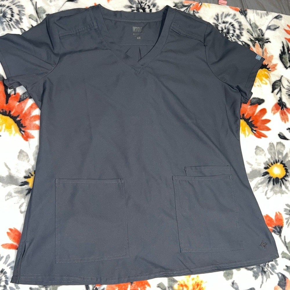 Medcouture women’s scrub top